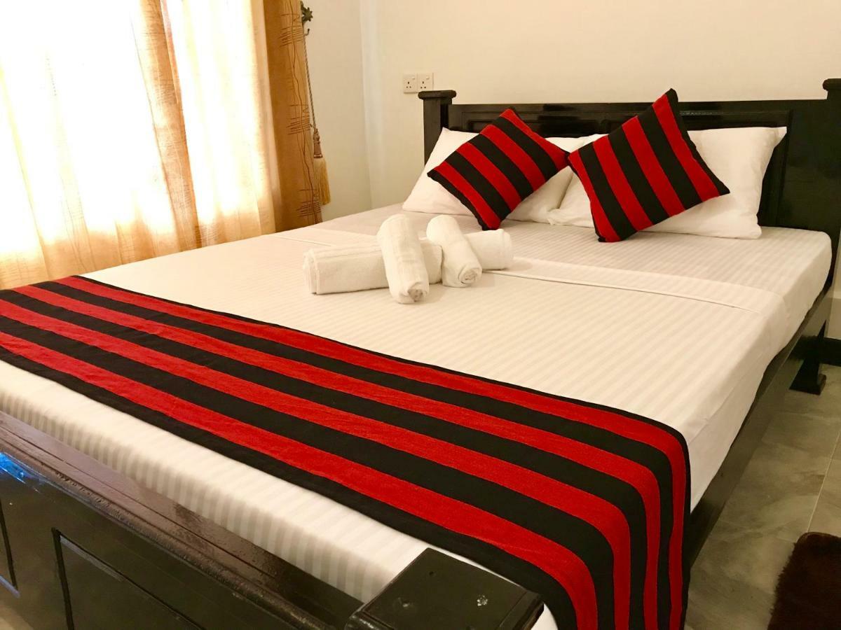 Shades Ella Hotel Luaran gambar