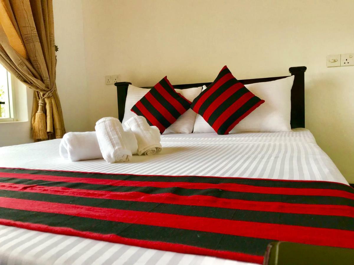 Shades Ella Hotel Luaran gambar